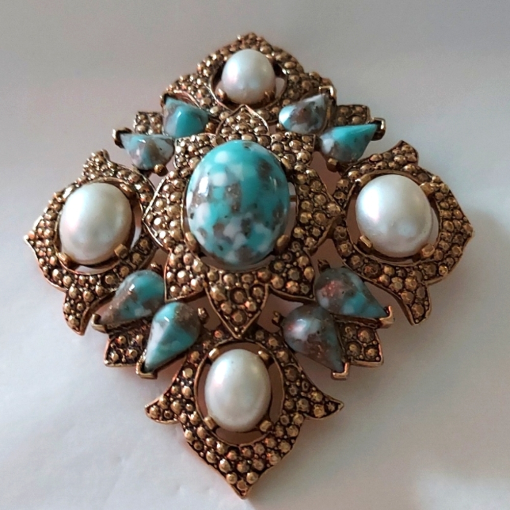 Sarah Coventry Faux Turquoise Beaded/Faux Pearl's ¹Pendant/Brooch Pin¹